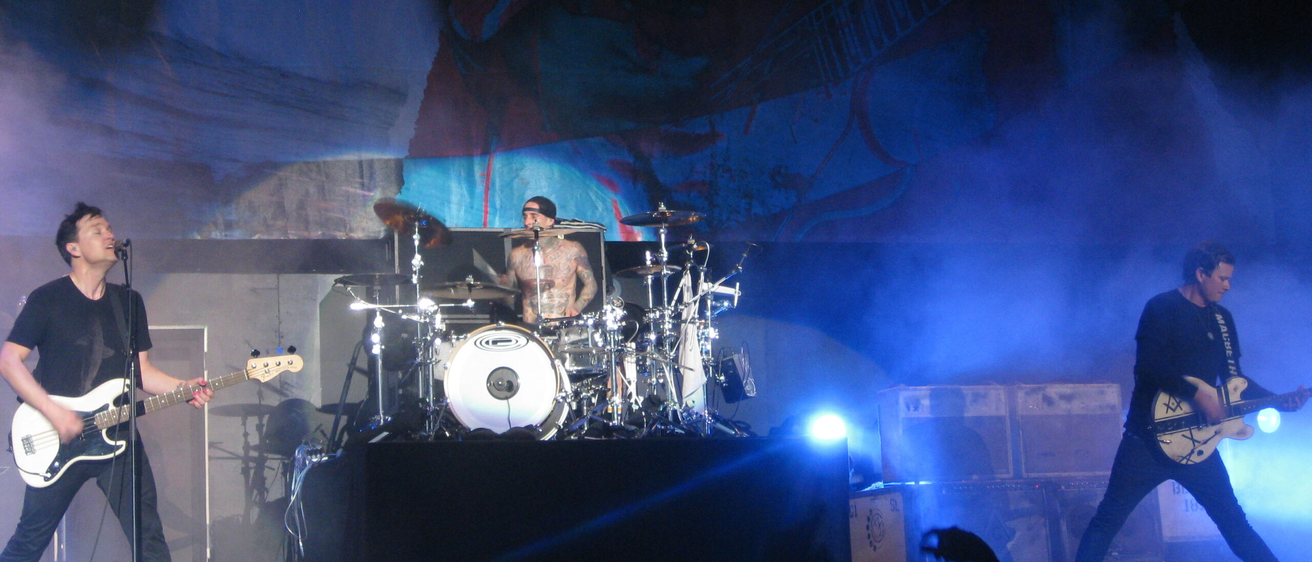 Blink-182 แสดงสดในปี 2011