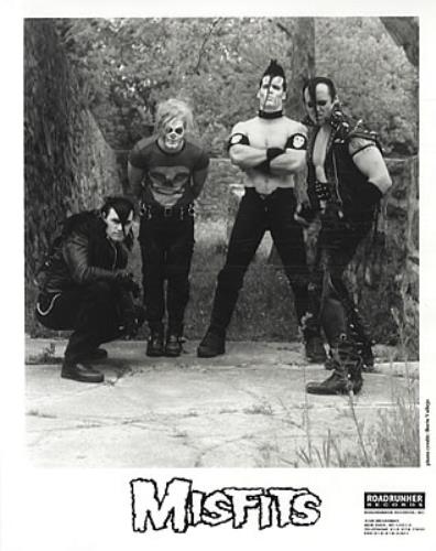 The Misfits ไลน์อัป Famous Monsters ปี 1999 มี Michale Graves Jerry Only Doyle และ Dr. Chud